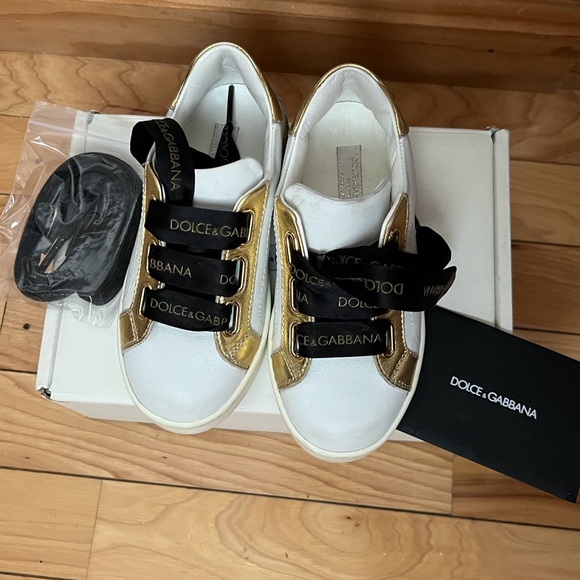 Dolce & Gabbana size 9.5 toddler - Picture 7 of 9